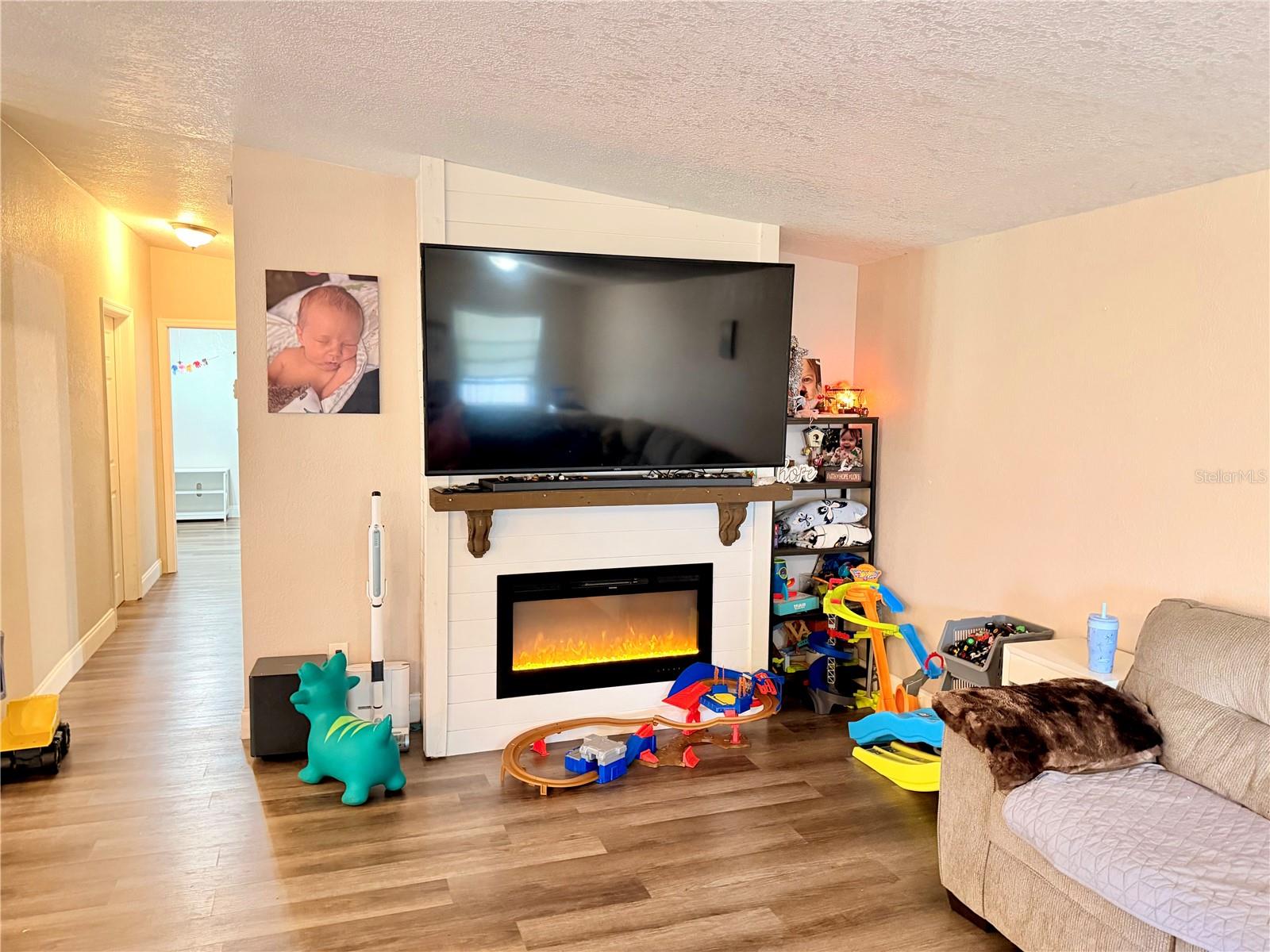 Image 2 of 21 For 685 Eagle Watch Road