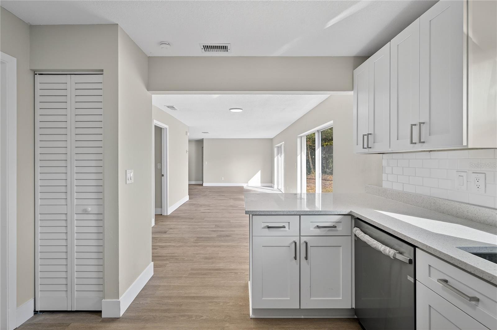 Image 13 of 44 For 398 Graciela Circle