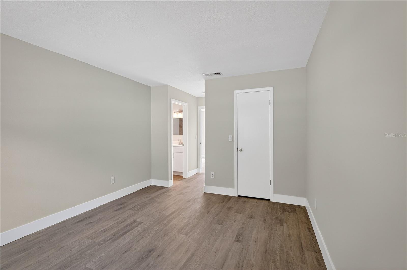 Image 20 of 44 For 398 Graciela Circle