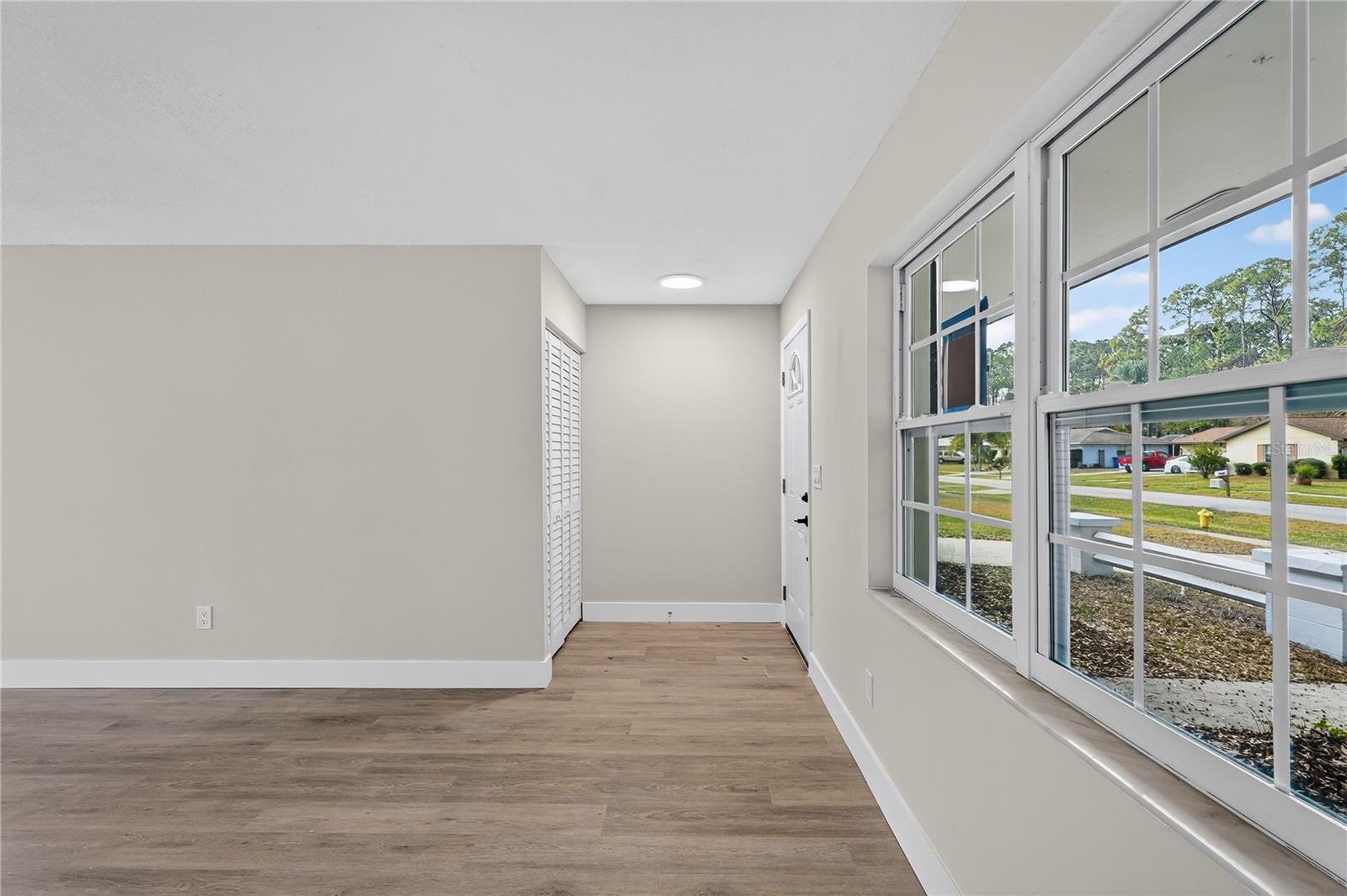 Image 21 of 44 For 398 Graciela Circle