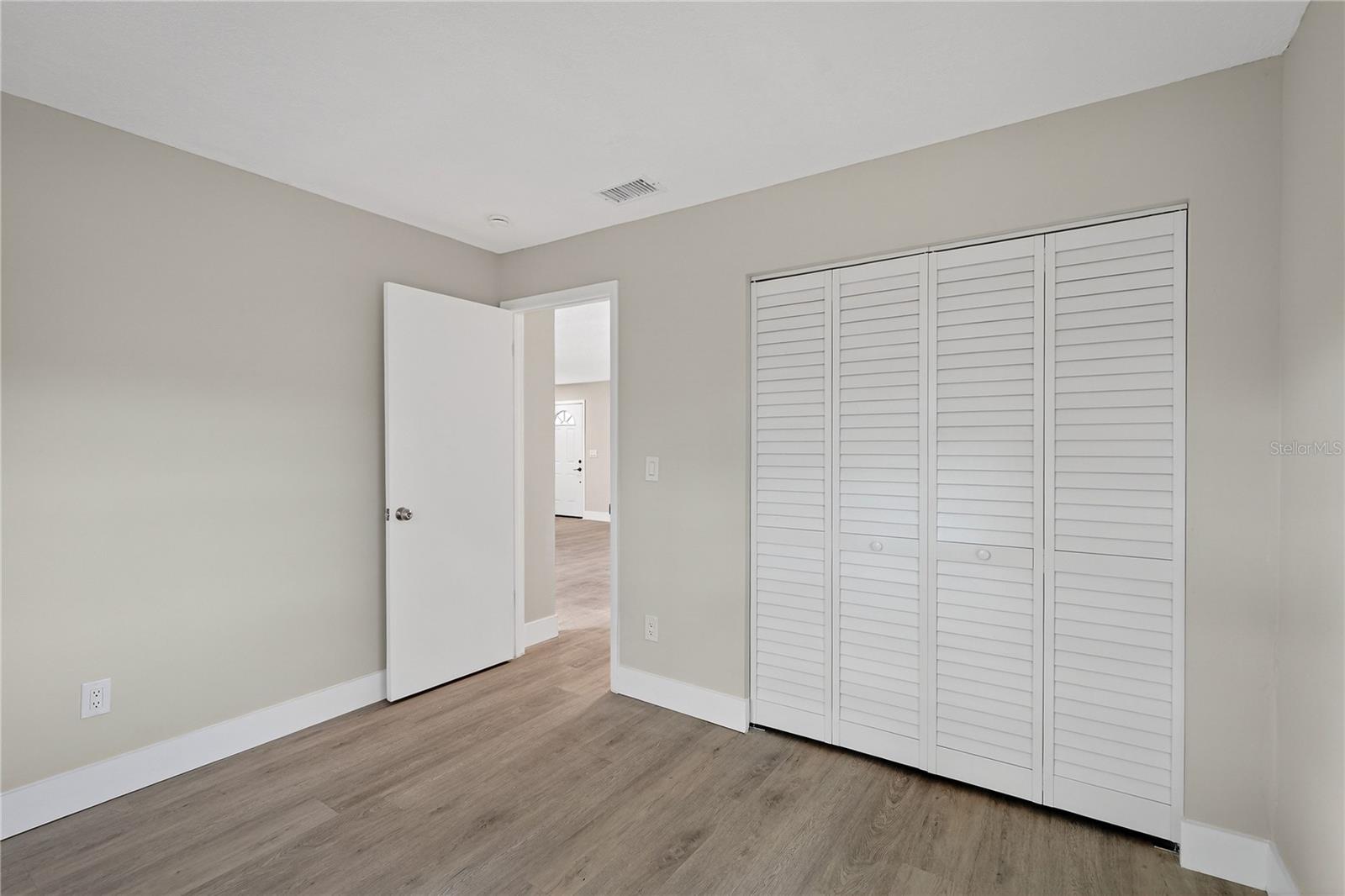 Image 23 of 44 For 398 Graciela Circle