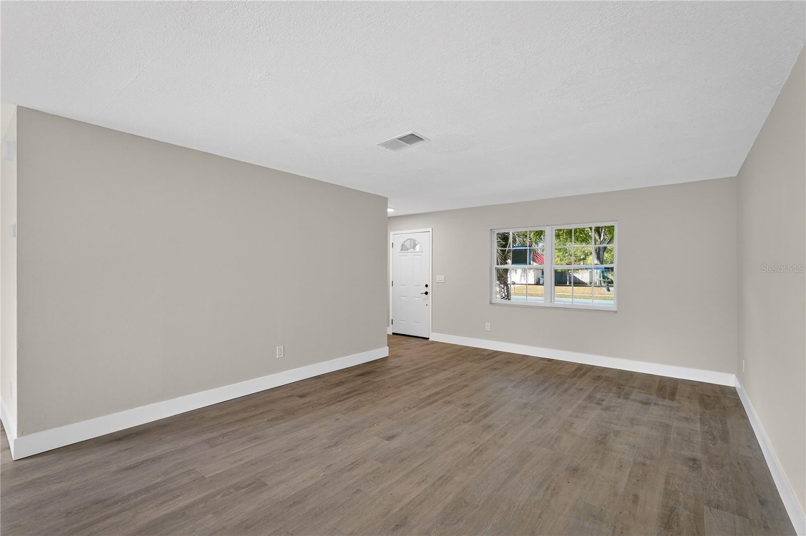 Image 5 of 44 For 398 Graciela Circle