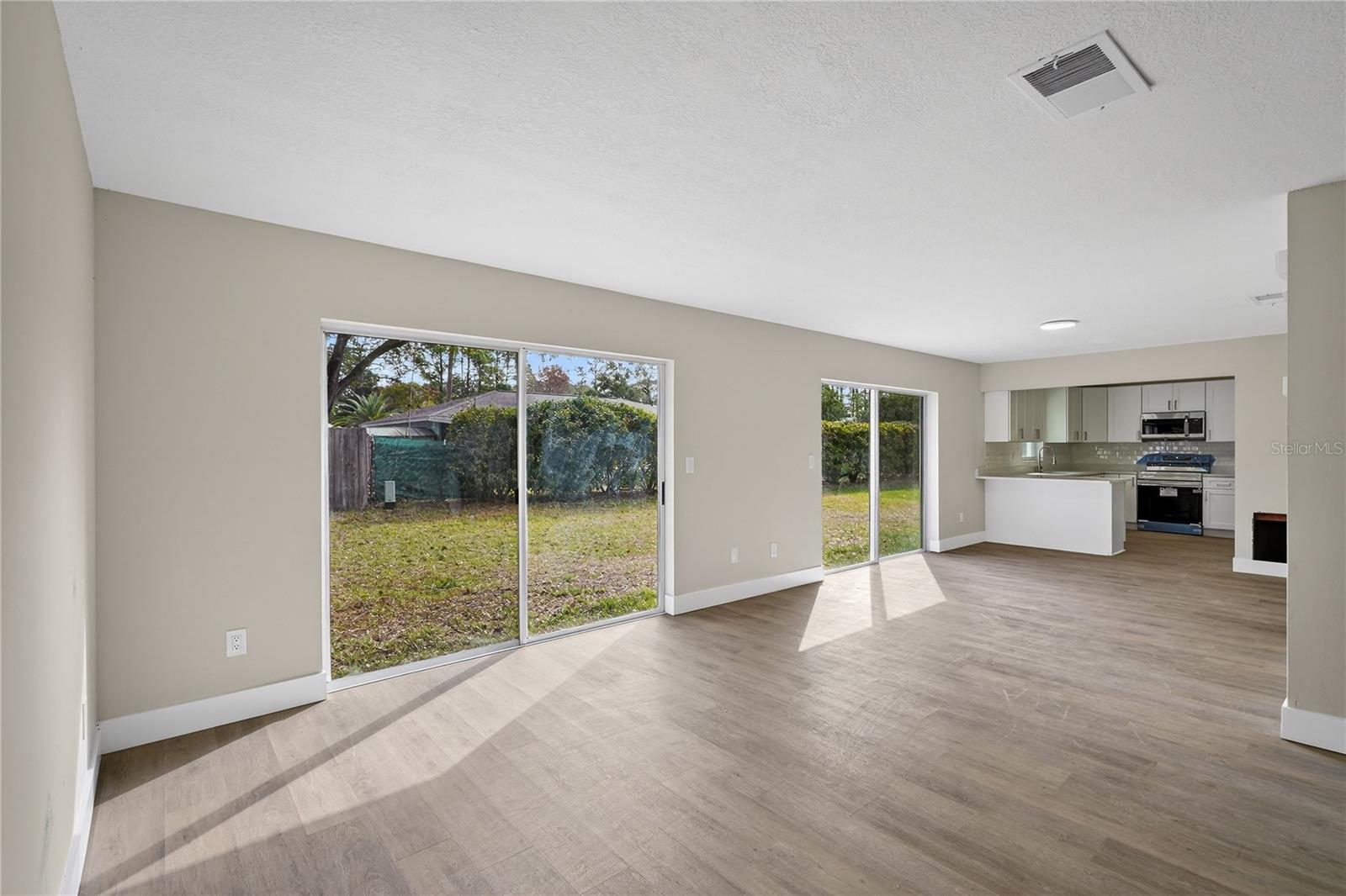 Image 7 of 44 For 398 Graciela Circle