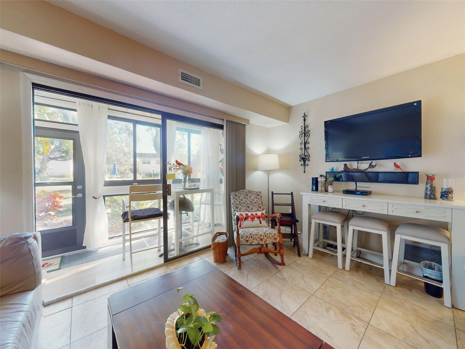 Image 17 of 78 For 3800 Saxon Drive 250