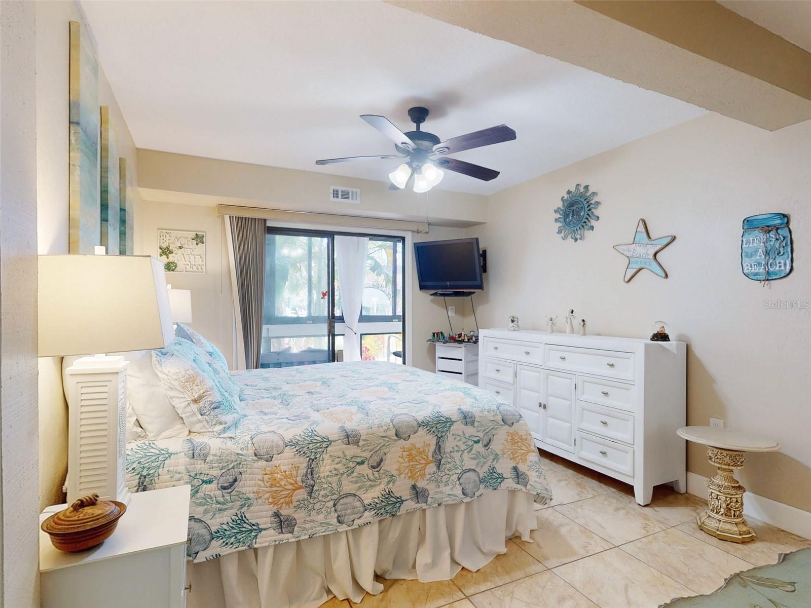 Image 25 of 78 For 3800 Saxon Drive 250