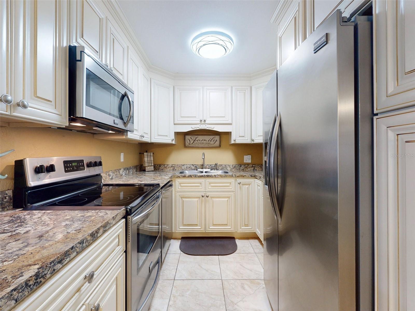 Image 4 of 78 For 3800 Saxon Drive 250