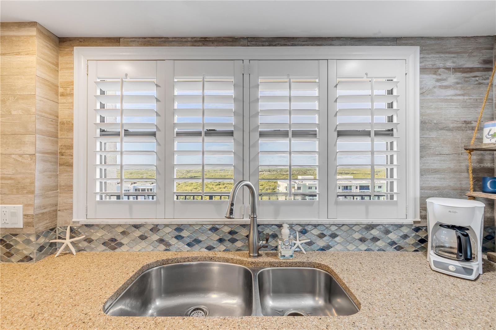 Image 13 of 73 For 5499 Atlantic Avenue 1004