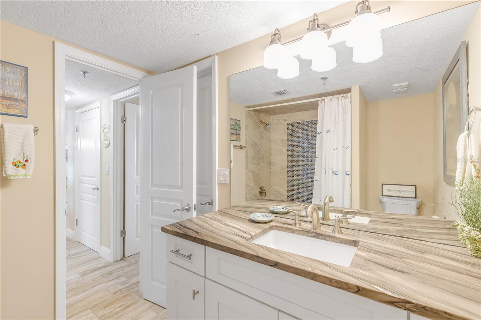 Image 28 of 73 For 5499 Atlantic Avenue 1004