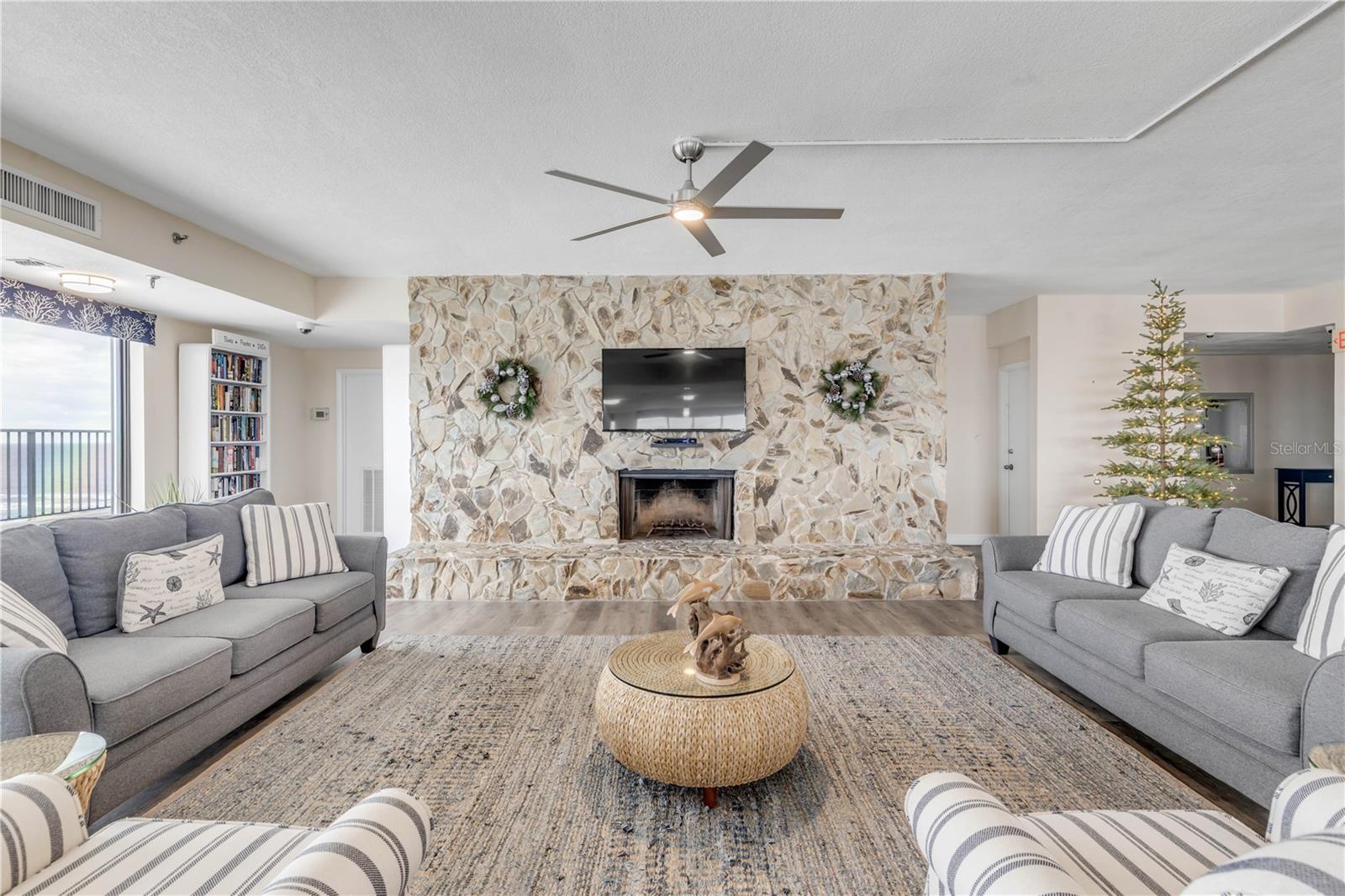 Image 52 of 73 For 5499 Atlantic Avenue 1004