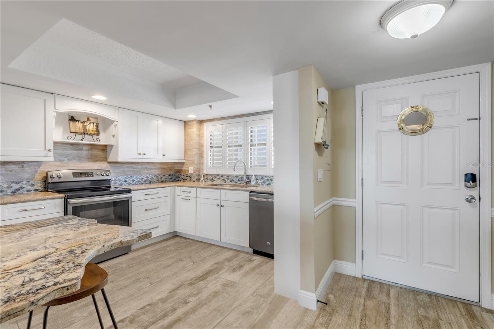 Image 6 of 73 For 5499 Atlantic Avenue 1004