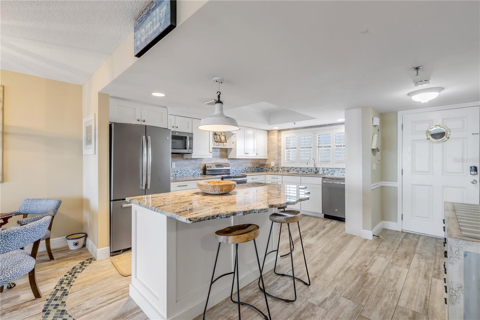 Image 8 of 73 For 5499 Atlantic Avenue 1004