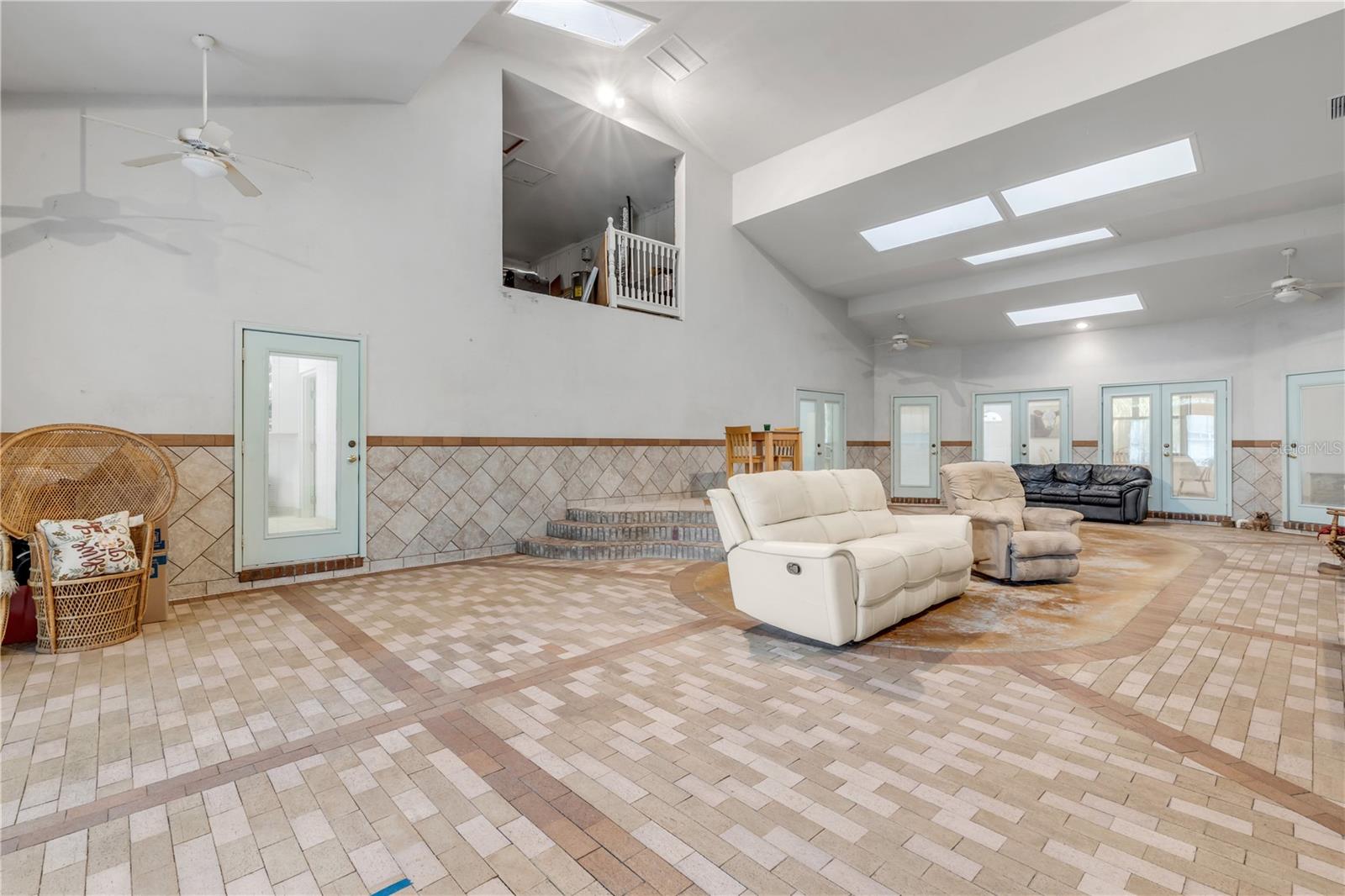 Image 13 of 88 For 12 Pearl Drive