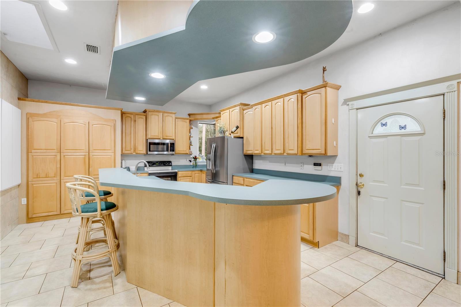 Image 14 of 88 For 12 Pearl Drive