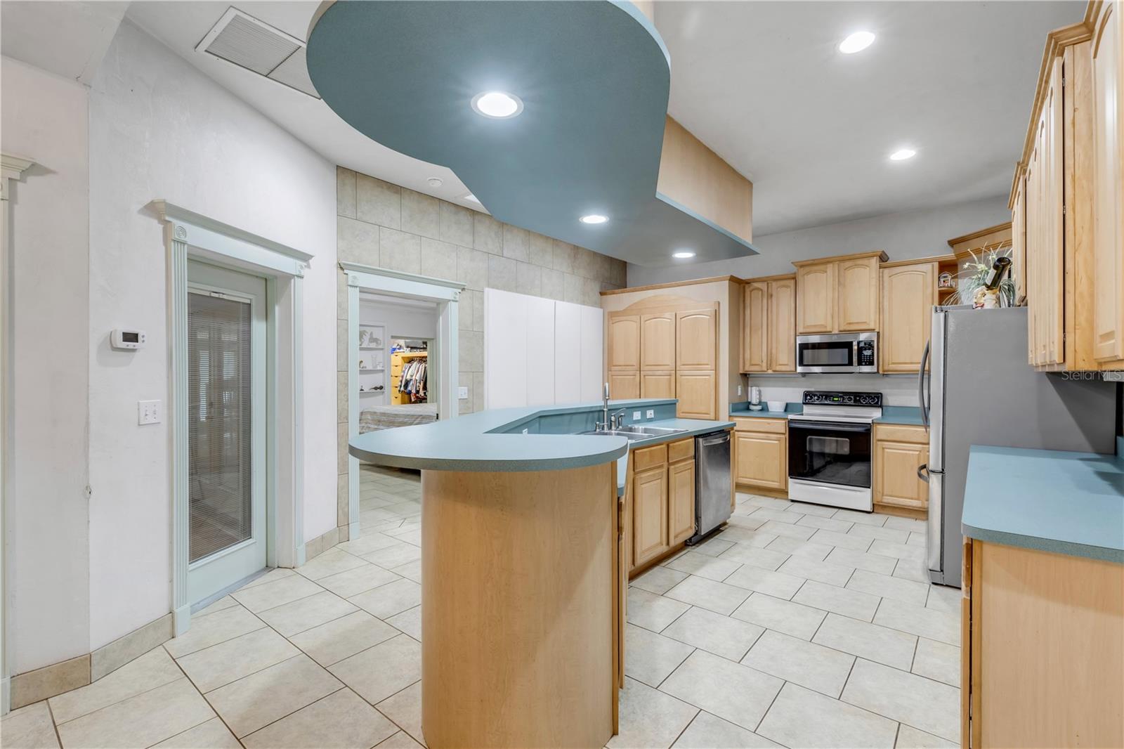 Image 16 of 88 For 12 Pearl Drive