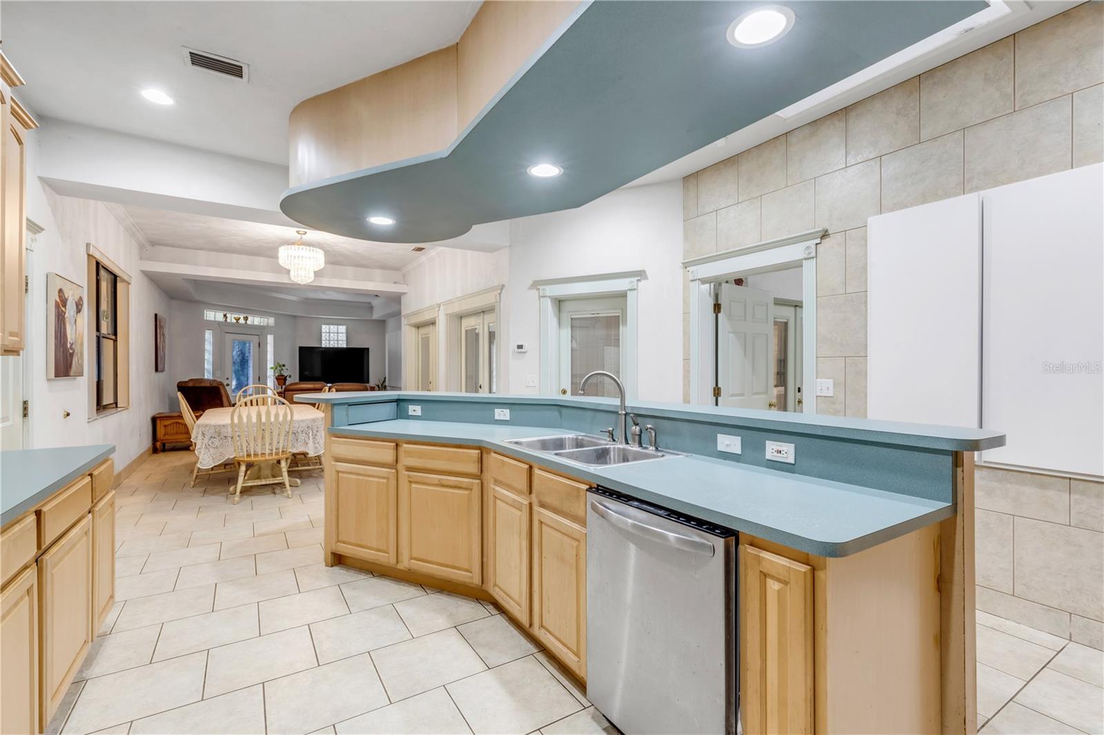 Image 19 of 88 For 12 Pearl Drive