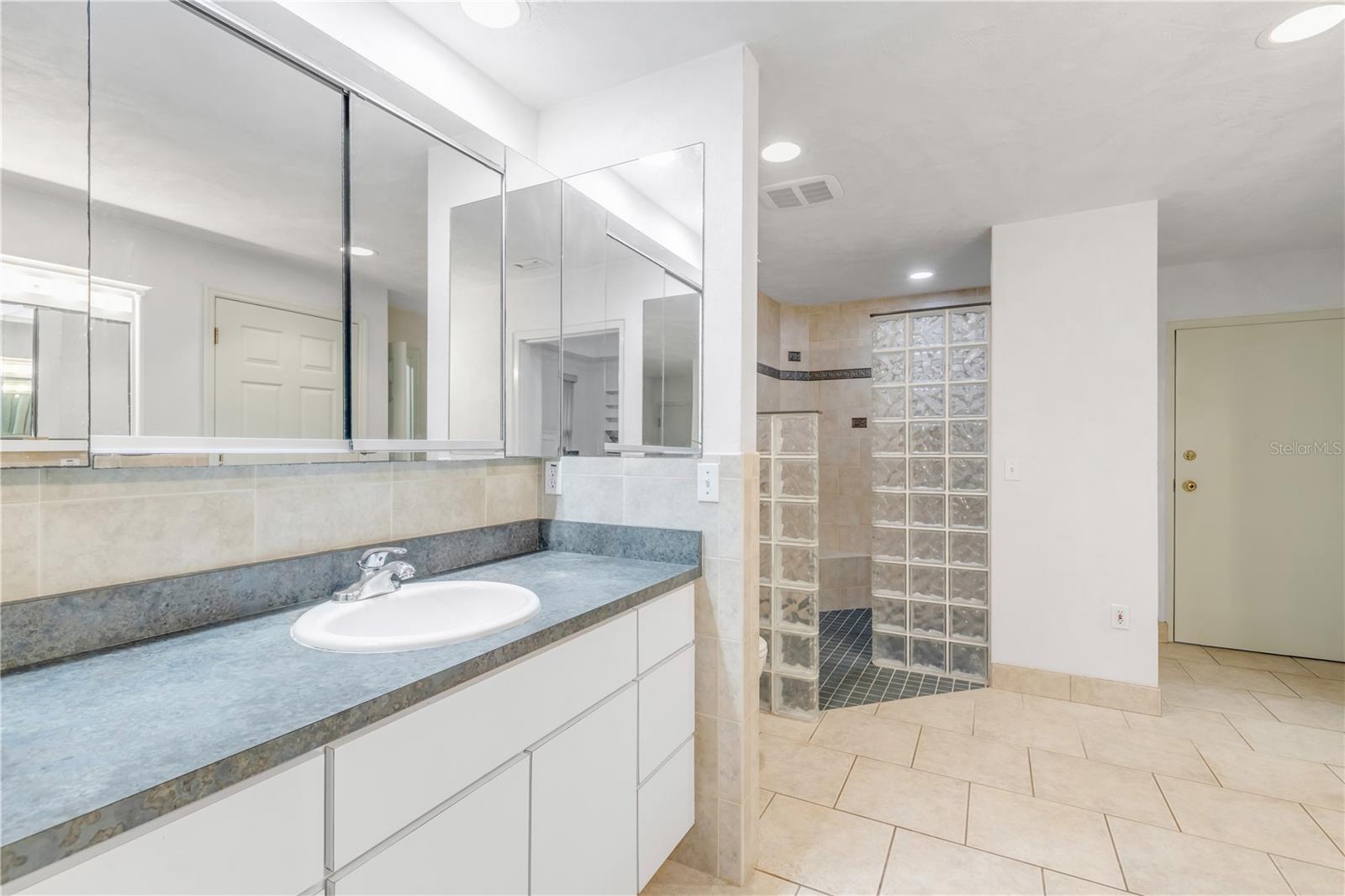 Image 36 of 88 For 12 Pearl Drive