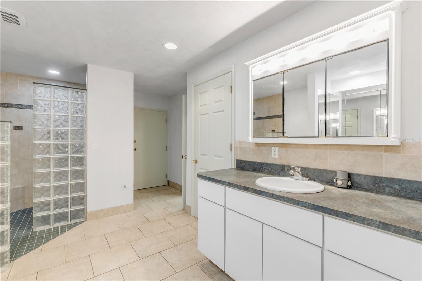 Image 37 of 88 For 12 Pearl Drive