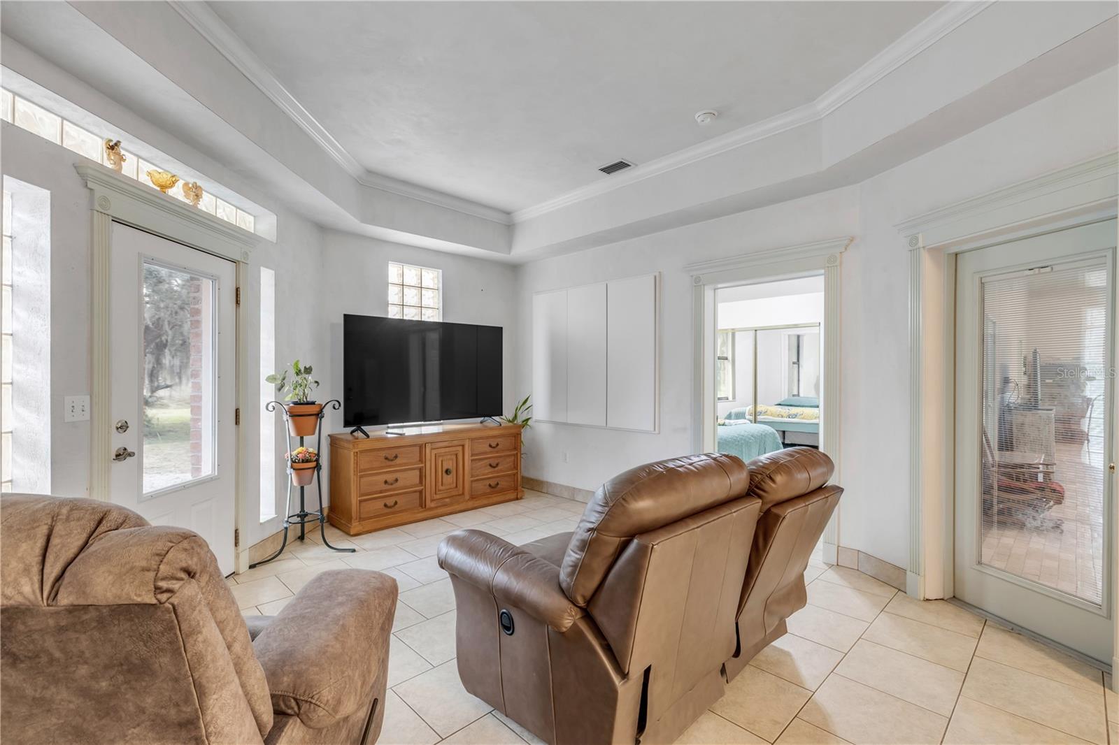 Image 6 of 88 For 12 Pearl Drive