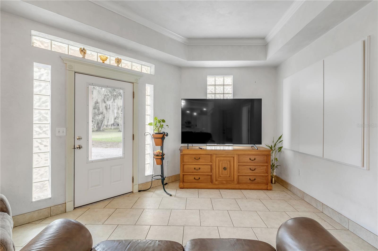 Image 7 of 88 For 12 Pearl Drive