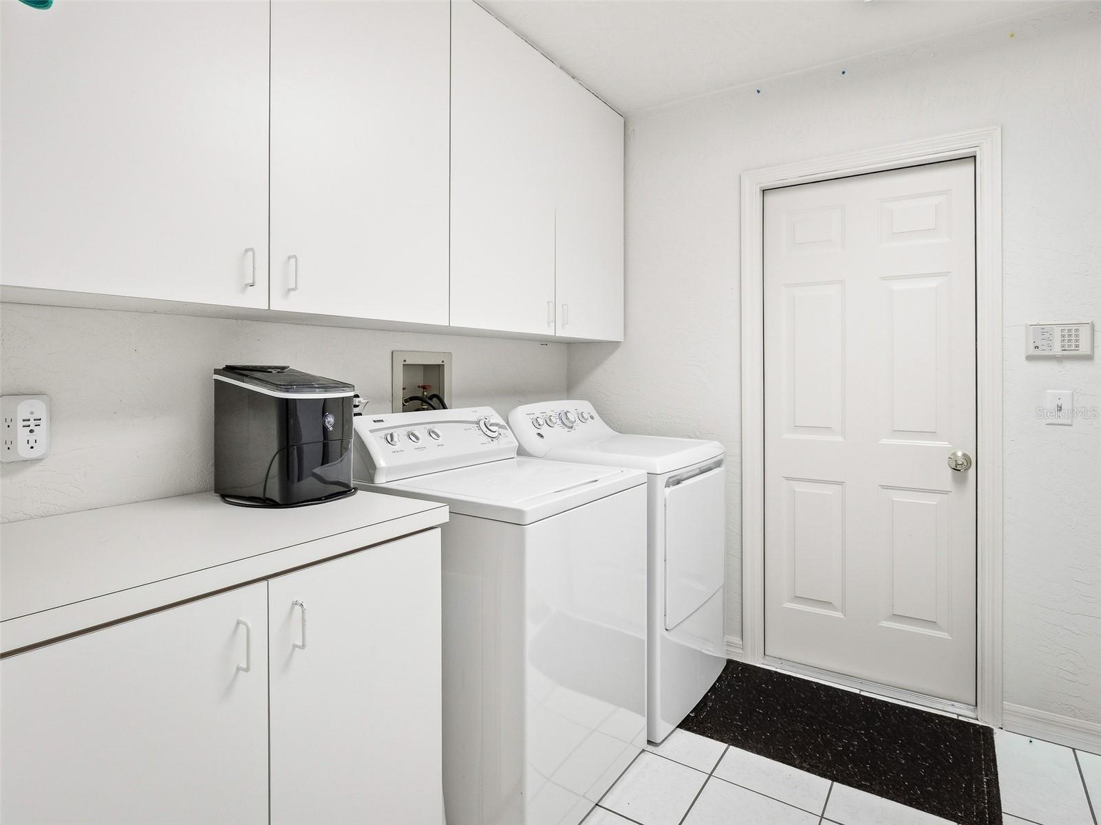 Image 33 of 38 For 935 Crooked Wood Court