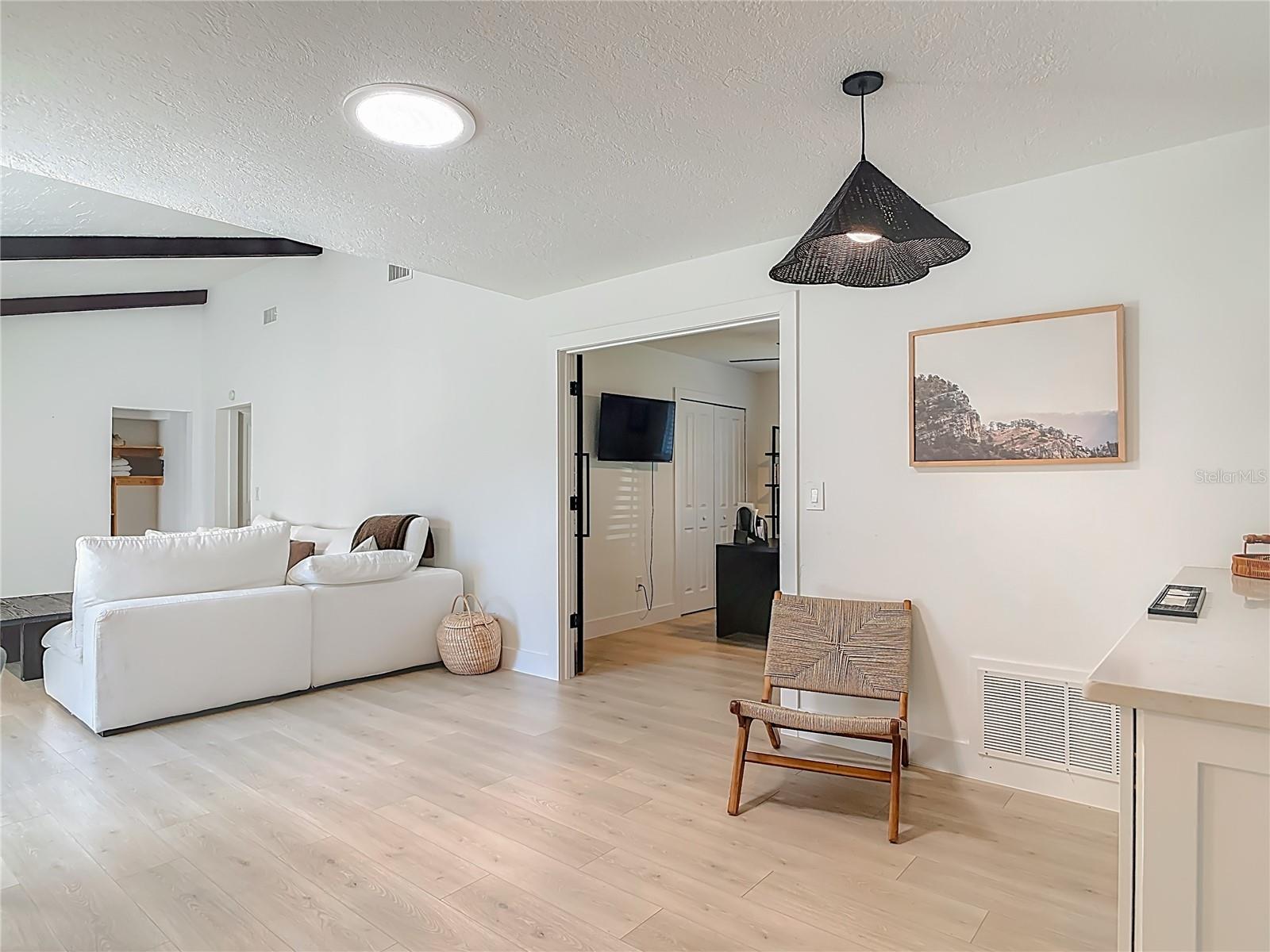 Image 7 of 26 For 470 Merrimac Drive