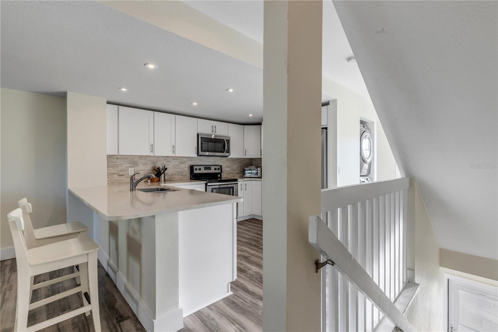 Image 13 of 53 For 4752 Atlantic Avenue 1