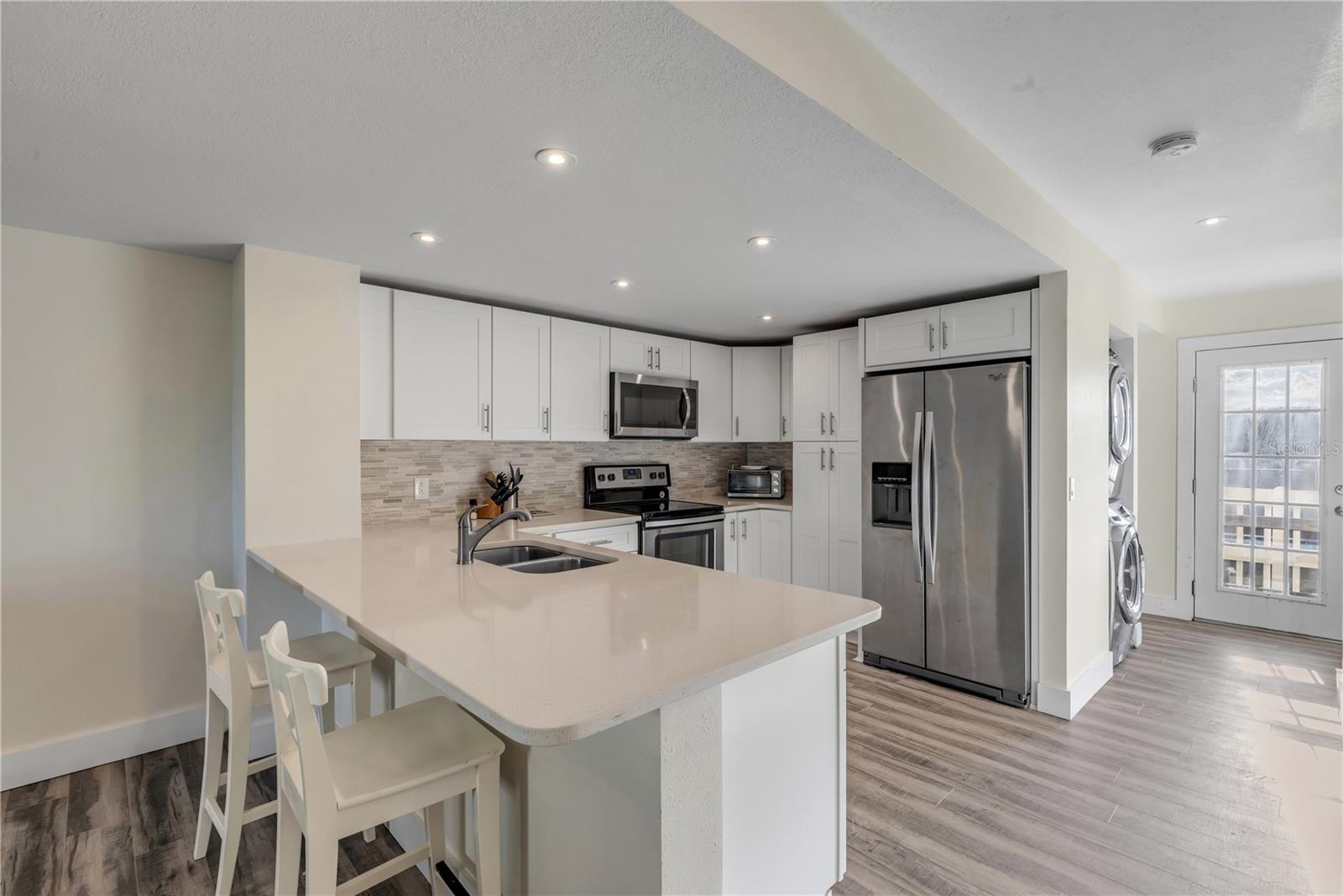 Image 14 of 53 For 4752 Atlantic Avenue 1