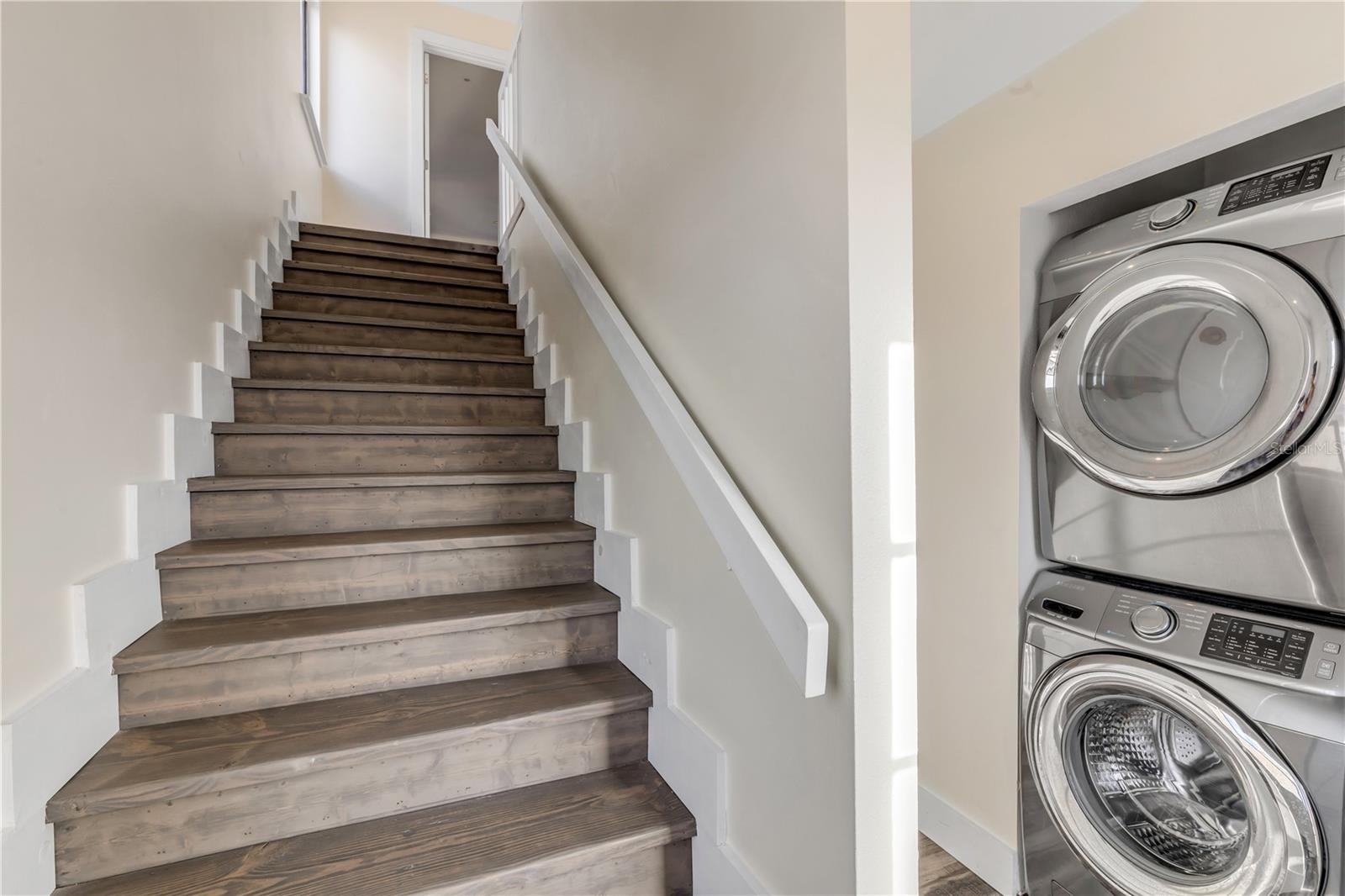 Image 27 of 53 For 4752 Atlantic Avenue 1