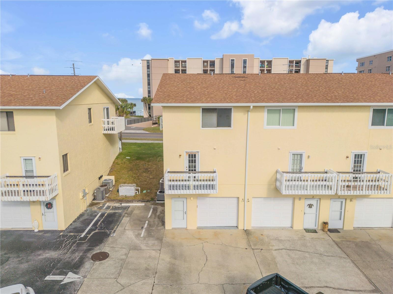 Image 6 of 53 For 4752 Atlantic Avenue 1