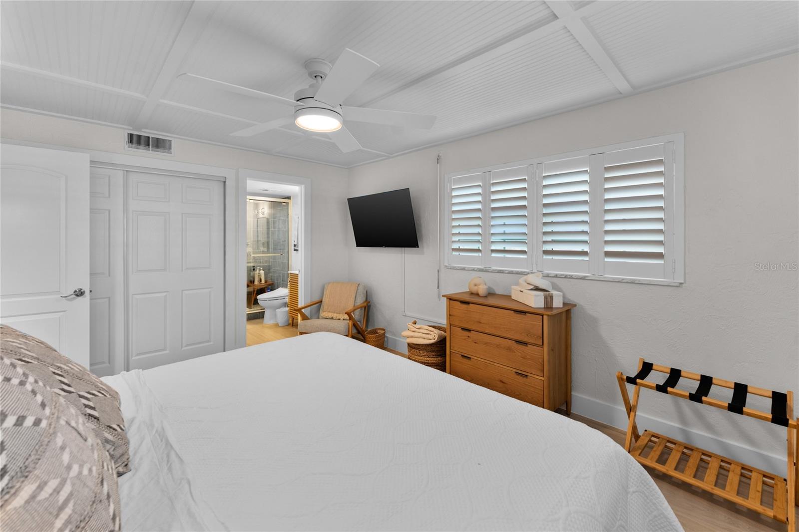 Image 16 of 38 For 4201 Atlantic Avenue 110