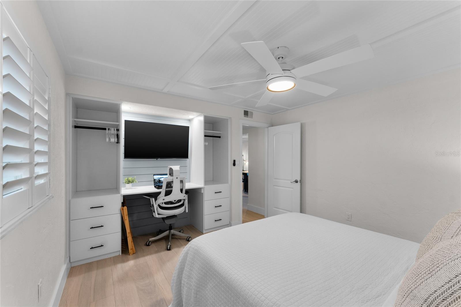 Image 17 of 38 For 4201 Atlantic Avenue 110