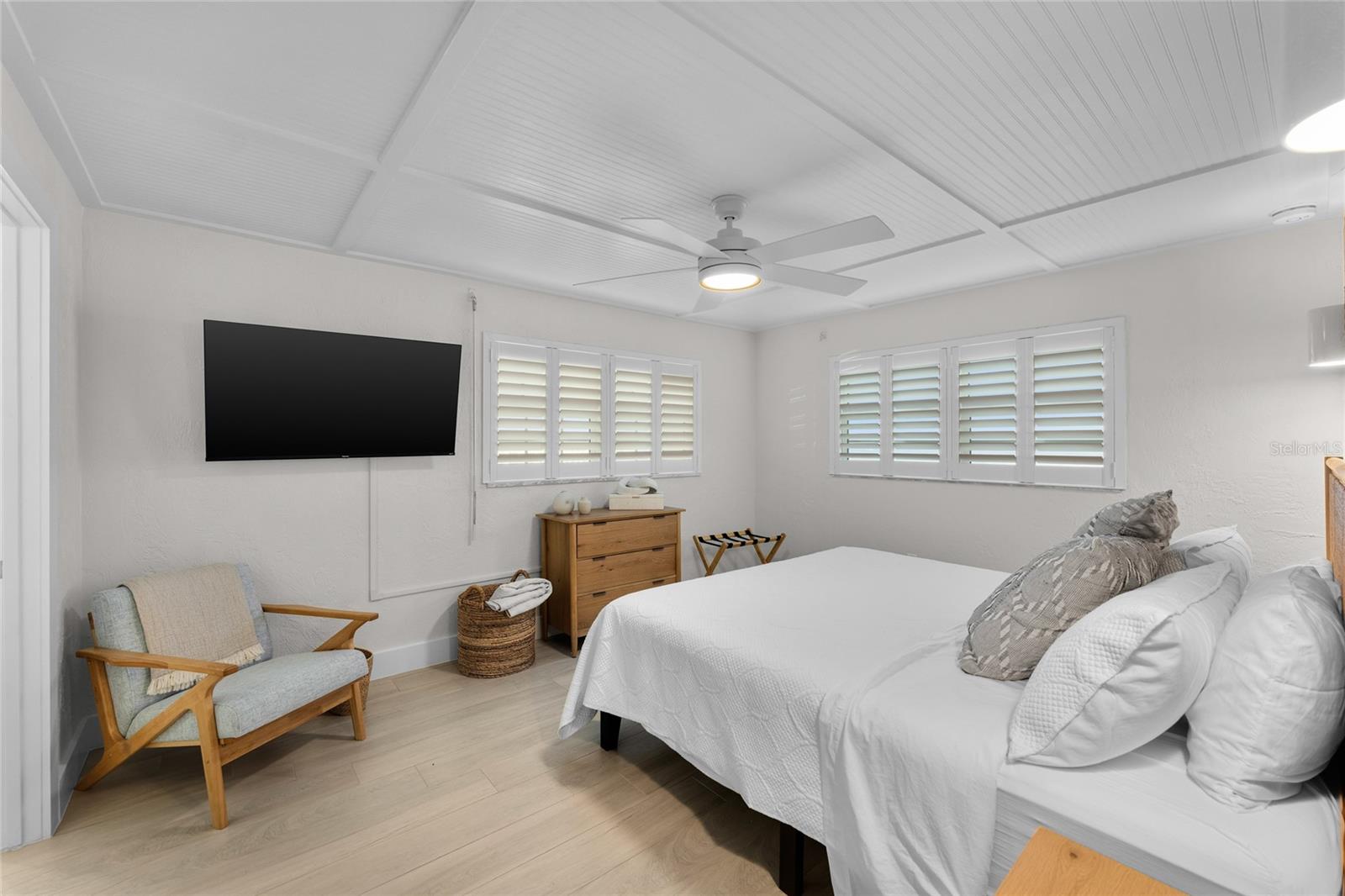 Image 24 of 38 For 4201 Atlantic Avenue 110