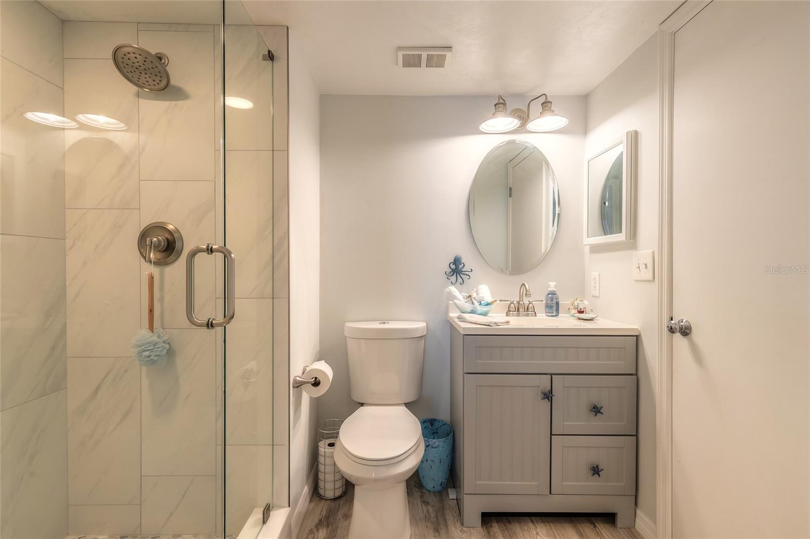 Image 28 of 50 For 2545 Atlantic Avenue Ph4