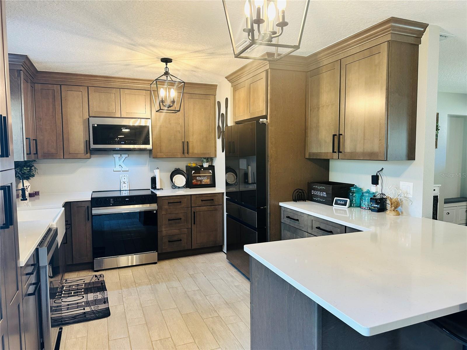 Image 13 of 27 For 1399 James Street