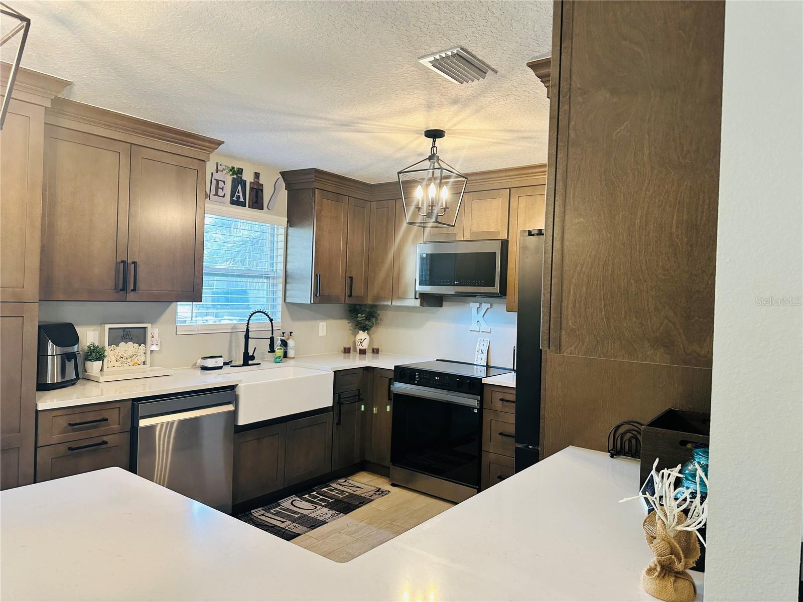 Image 15 of 27 For 1399 James Street