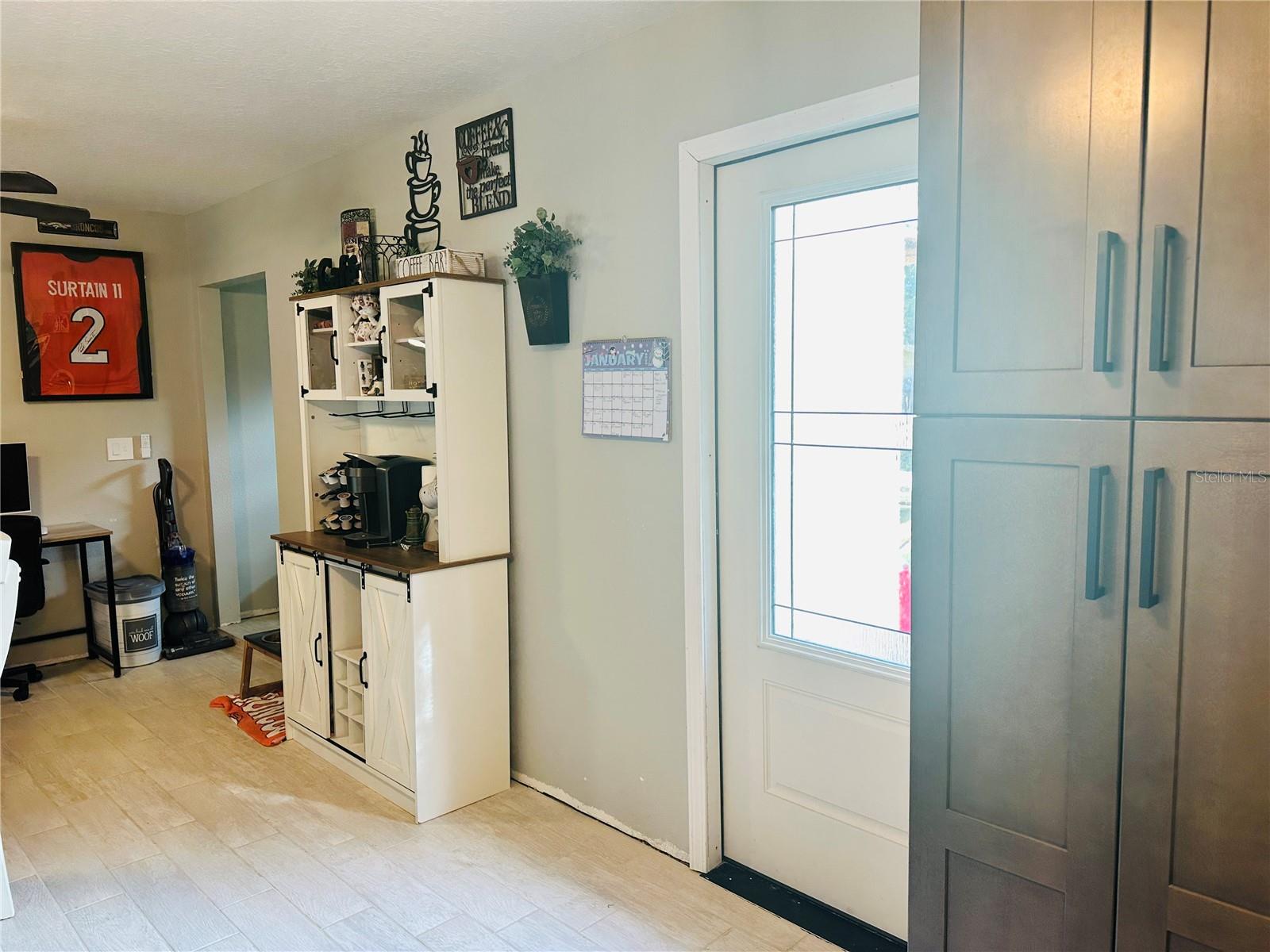 Image 18 of 27 For 1399 James Street