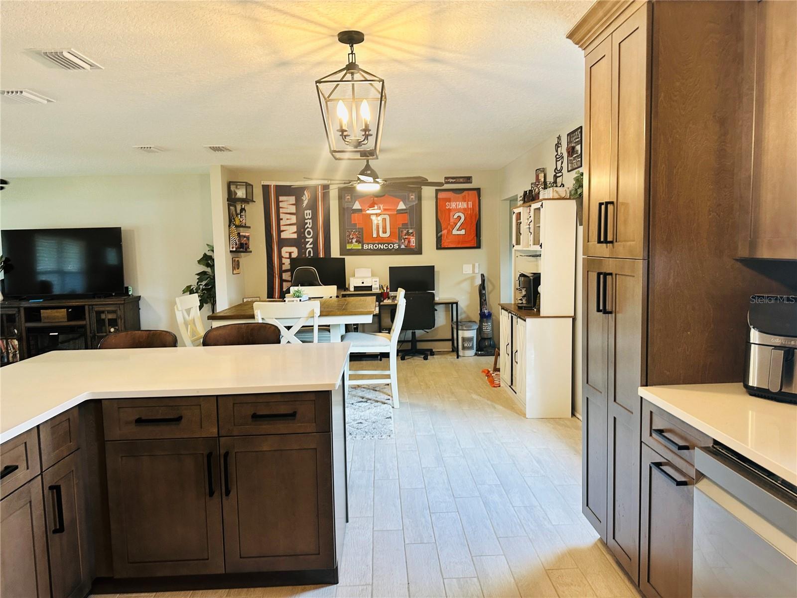 Image 19 of 27 For 1399 James Street