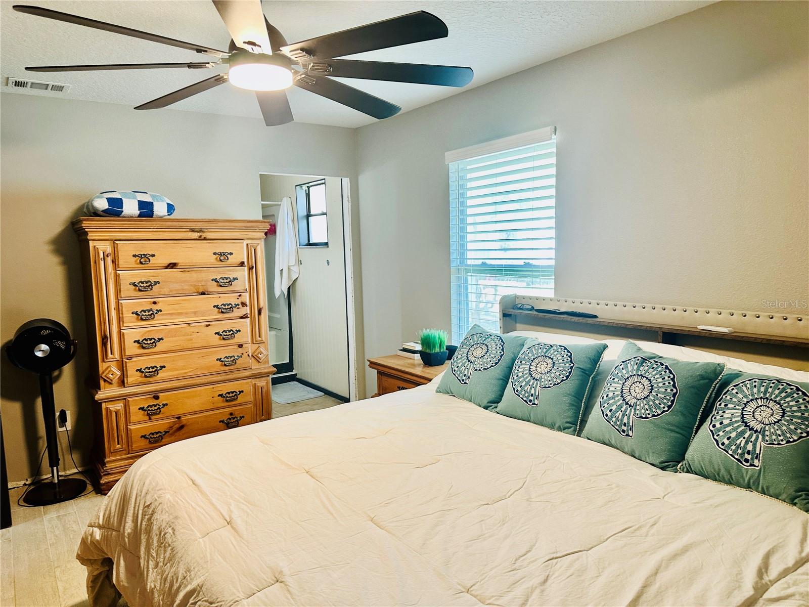 Image 23 of 27 For 1399 James Street