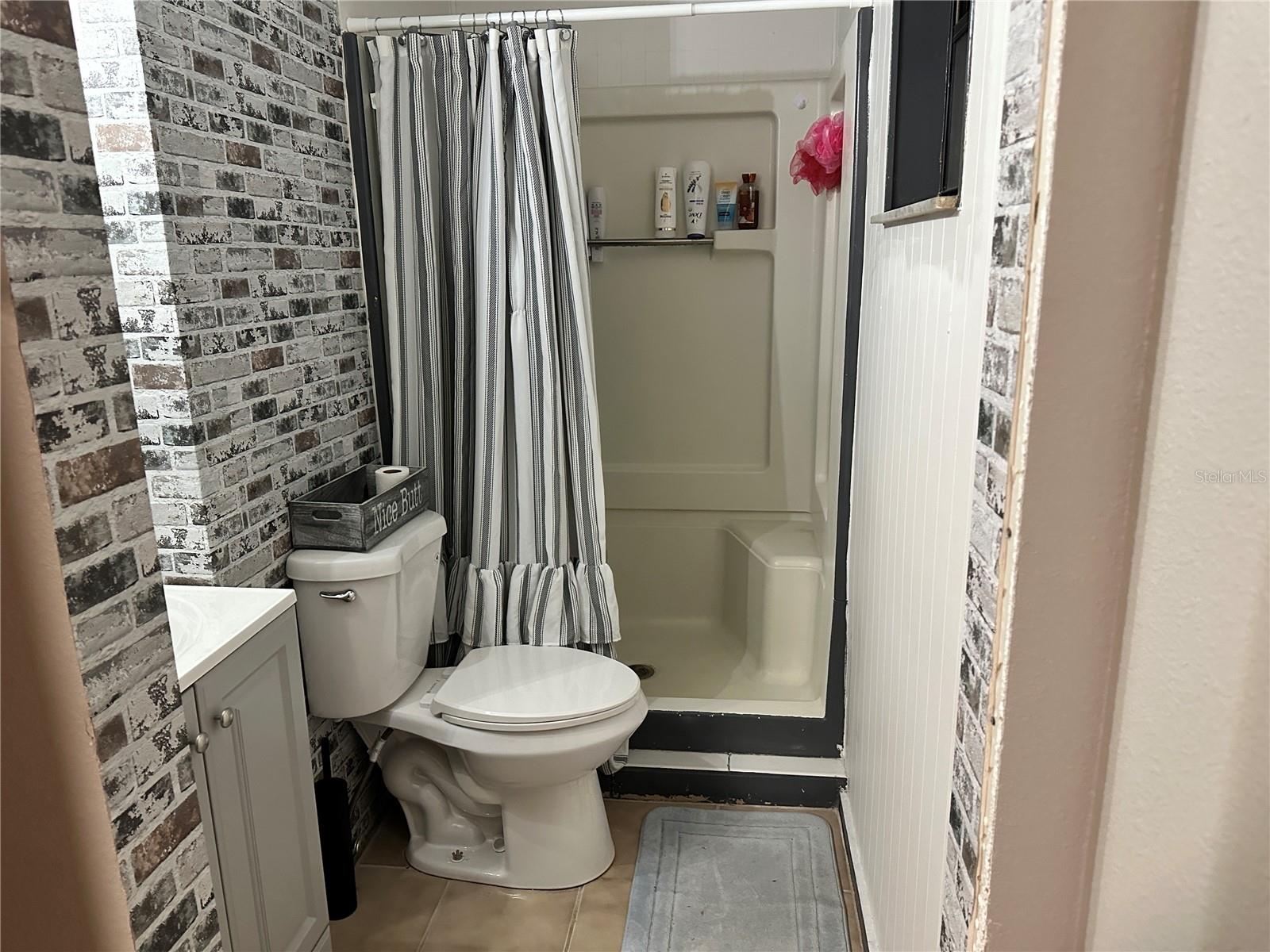 Image 24 of 27 For 1399 James Street