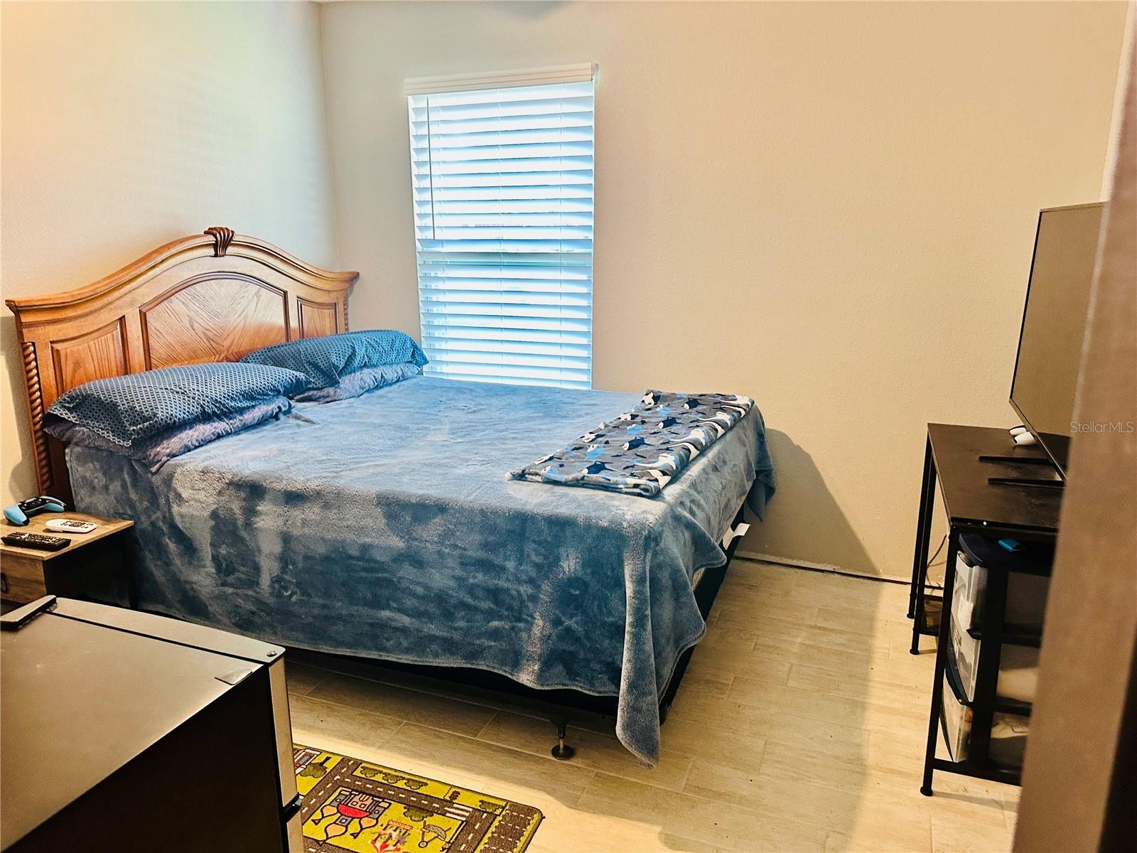 Image 26 of 27 For 1399 James Street