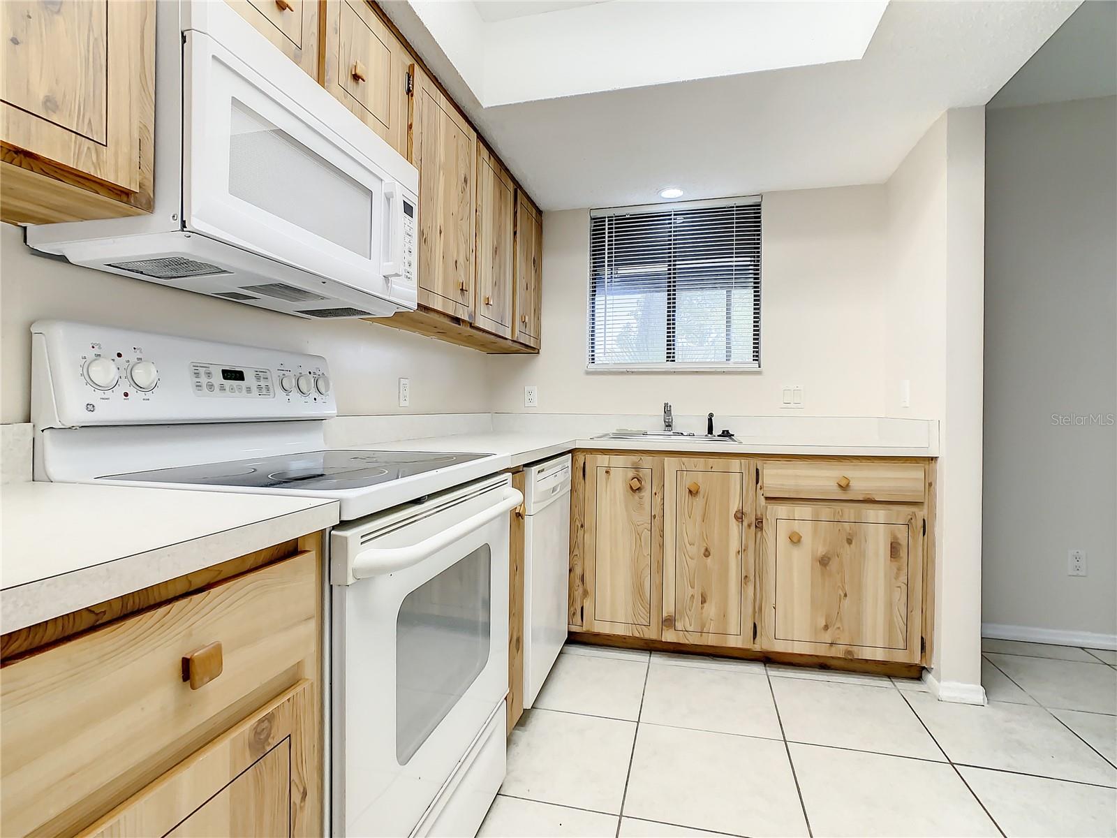 Image 6 of 24 For 232 Ridgewood Avenue G41