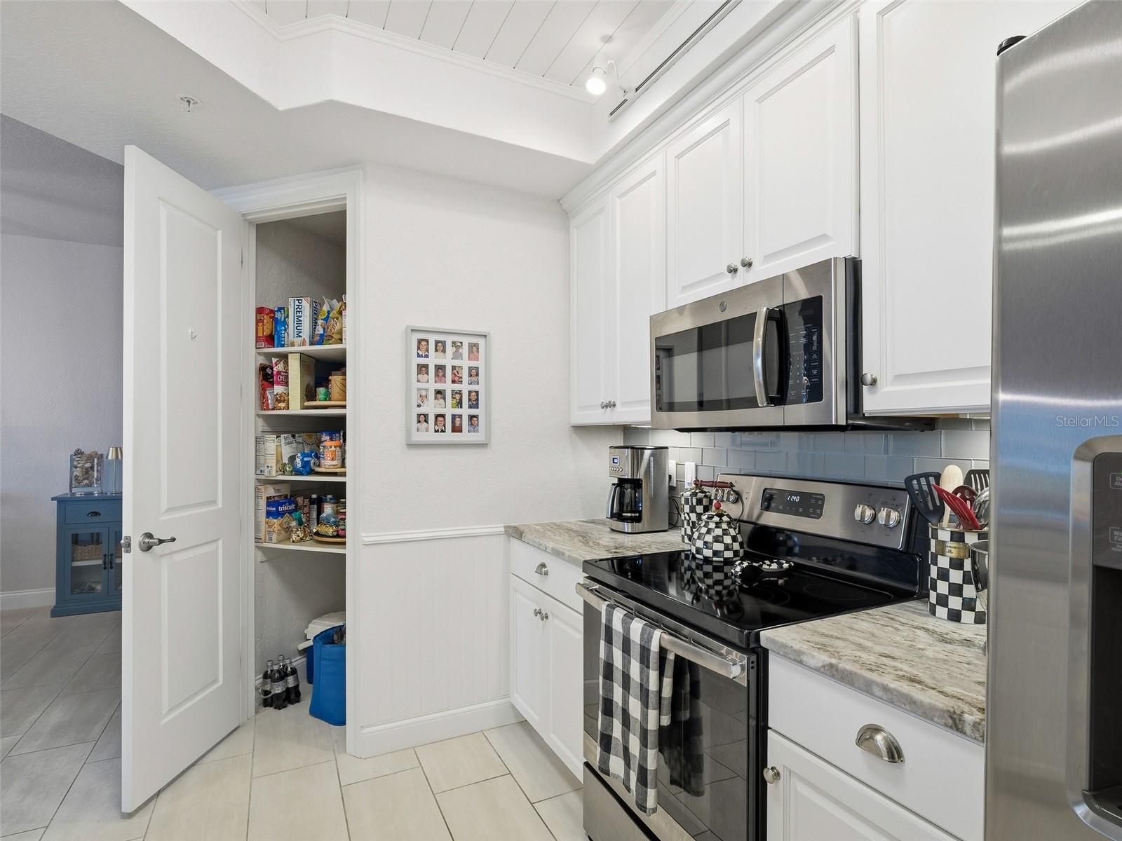 Image 21 of 72 For 4 Riverwalk Drive 402