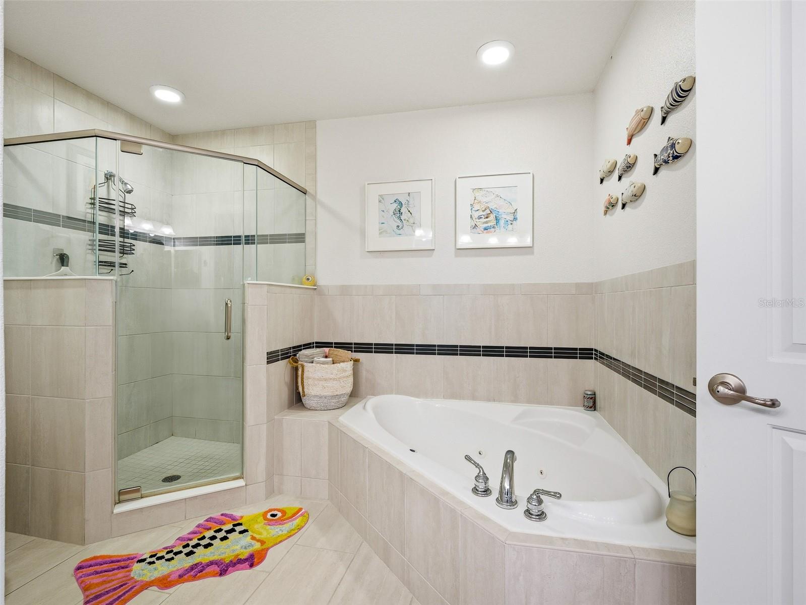 Image 31 of 72 For 4 Riverwalk Drive 402