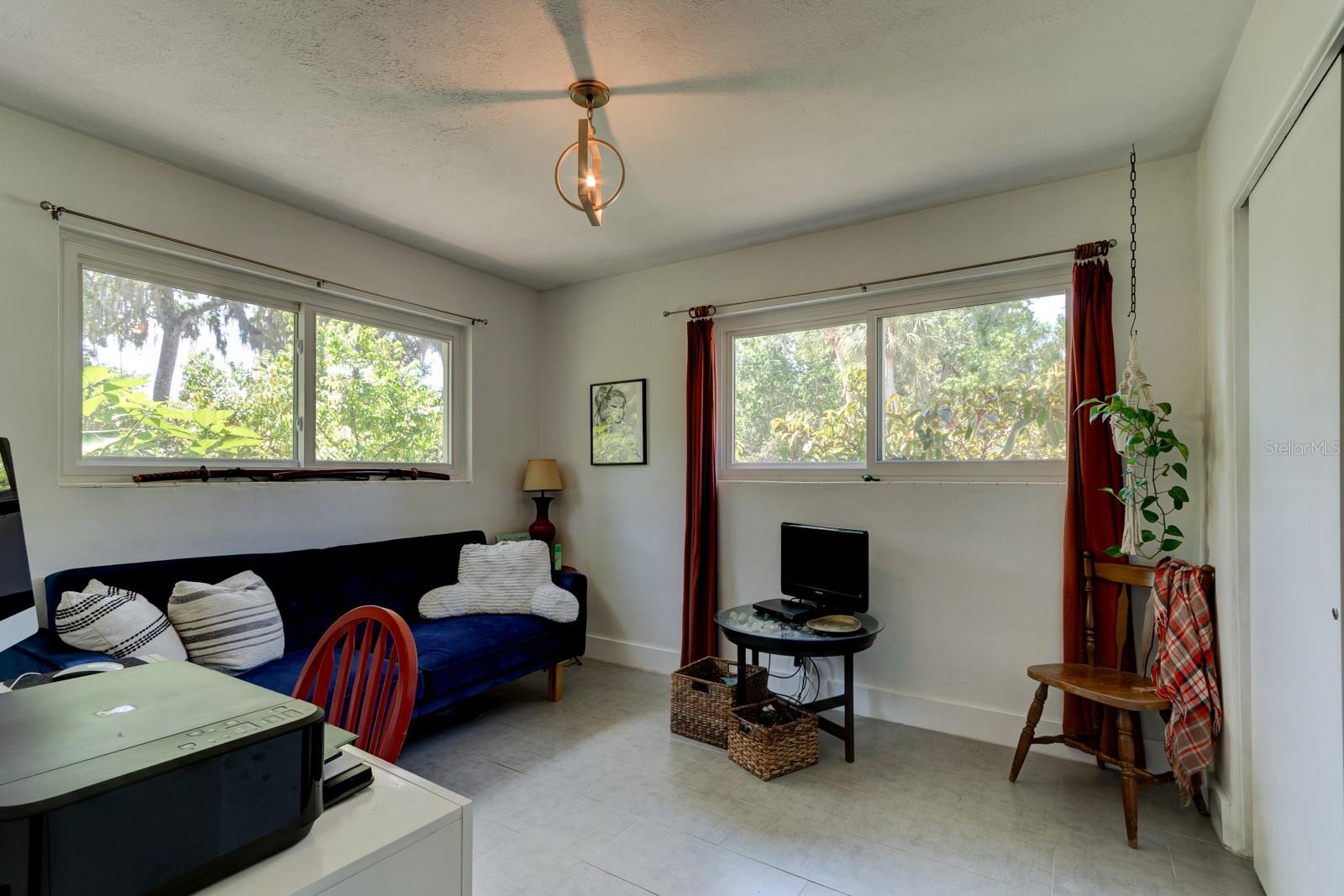 Image 25 of 47 For 357 Seneca Boulevard