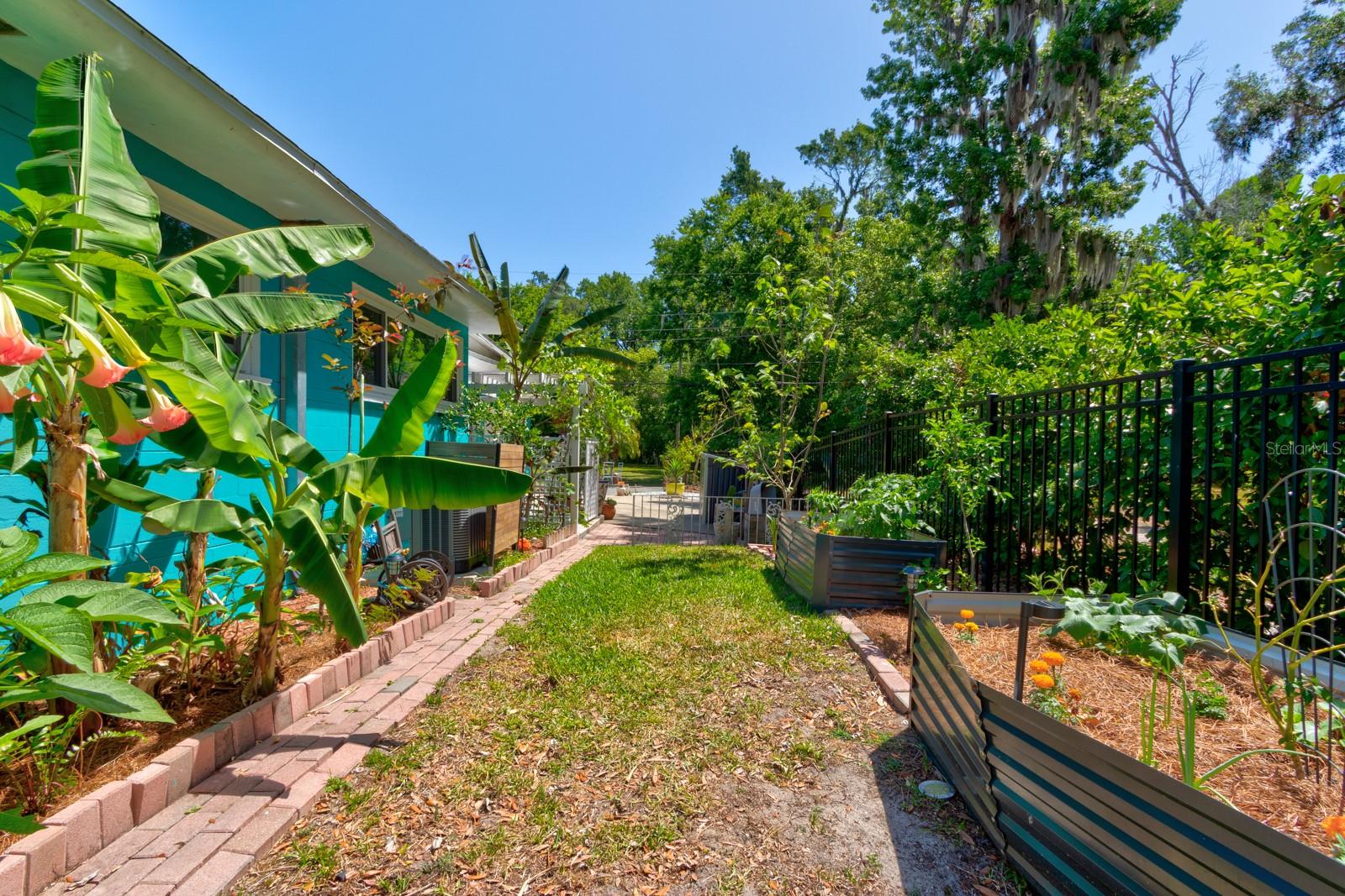 Image 35 of 47 For 357 Seneca Boulevard