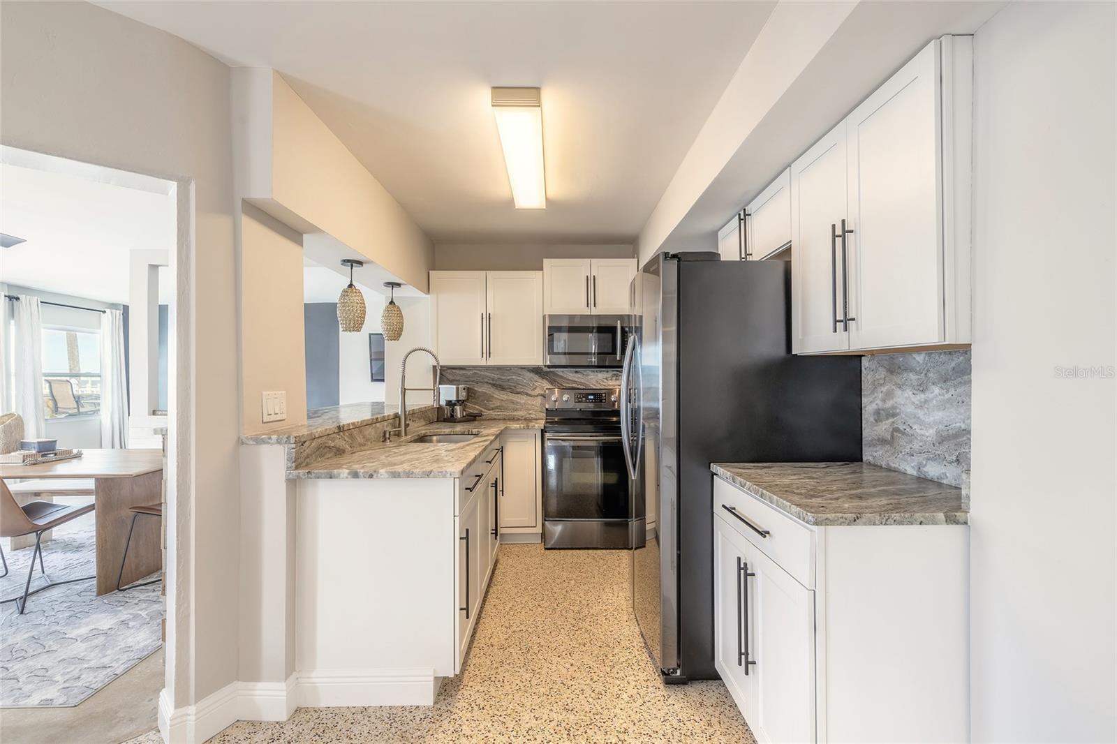 Image 10 of 46 For 2900 Peninsula Drive