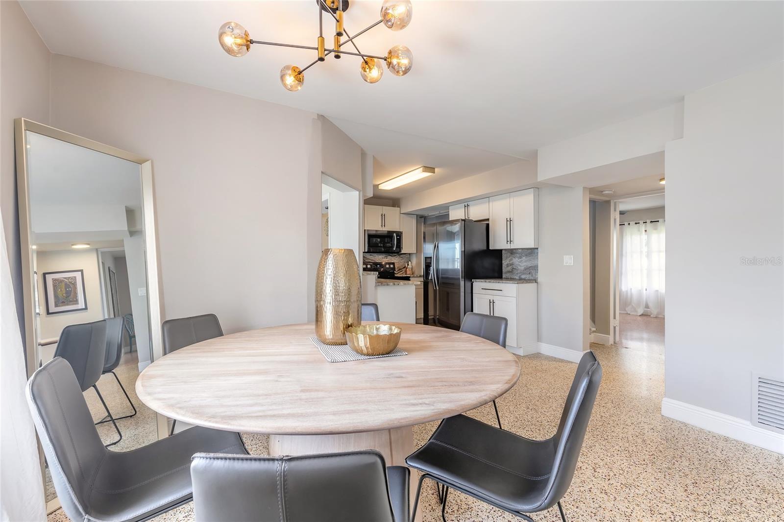 Image 11 of 46 For 2900 Peninsula Drive