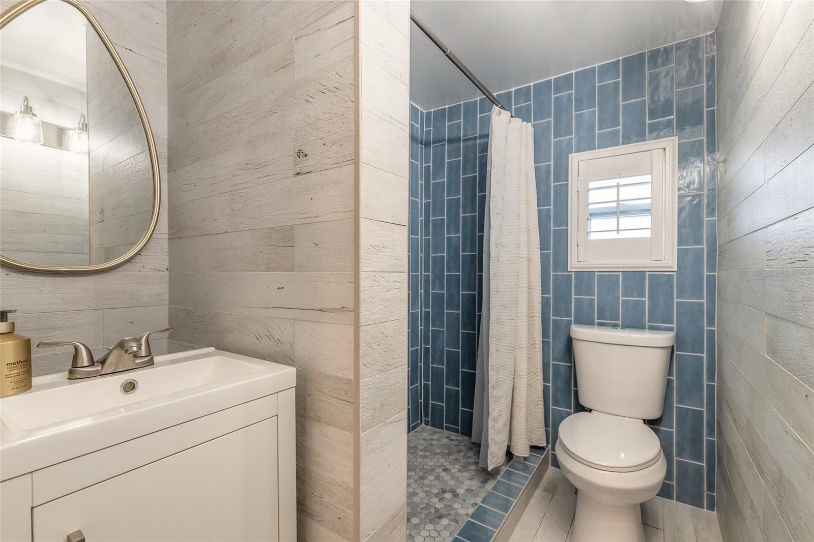 Image 17 of 46 For 2900 Peninsula Drive