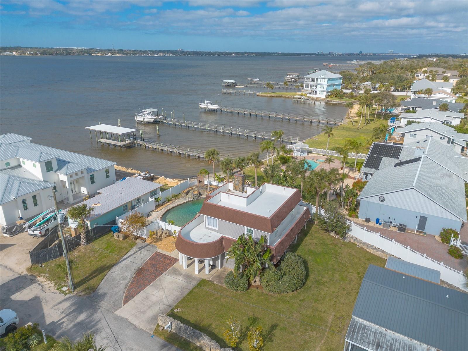 Image 3 of 46 For 2900 Peninsula Drive