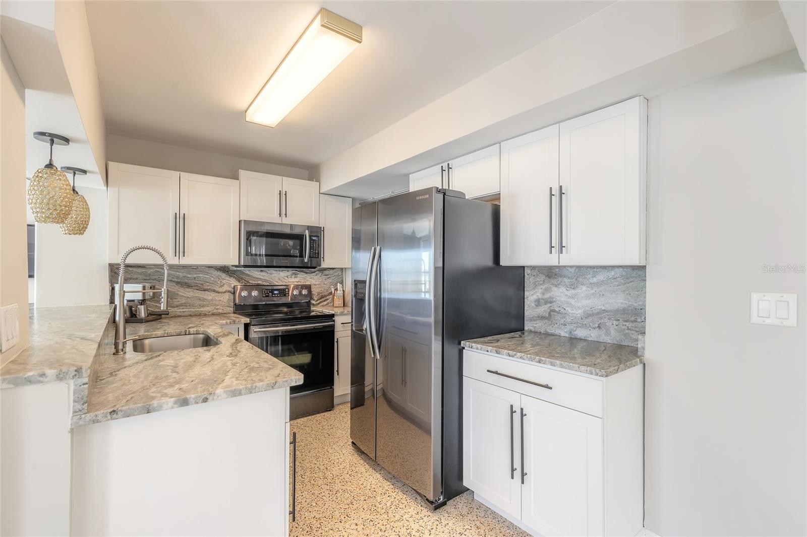 Image 5 of 46 For 2900 Peninsula Drive